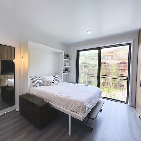 Slope Side Studio In The Heart Of Canyons Village With Heated Pool & Hot Tub! Park City Exterior foto